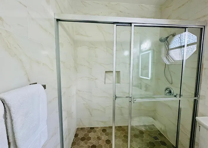 Falcon Views - Airport Transportation Available-security-gated Apartamento